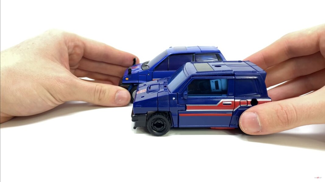 Transformers Legacy Autobot Skids In Hand Image  (53 of 56)